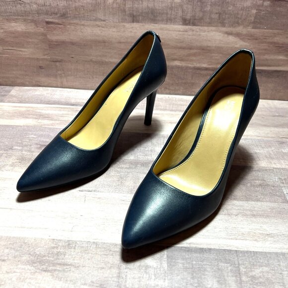 Michael Kors Women's Navy Blue Leather Pointed Toe Heels Size 6M - Picture 3 of 9
